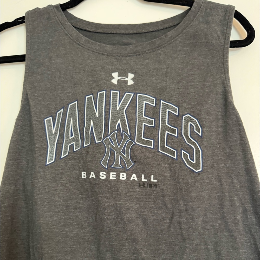 Yankees Women's Razorback Active Tank - Picture 3 of 5